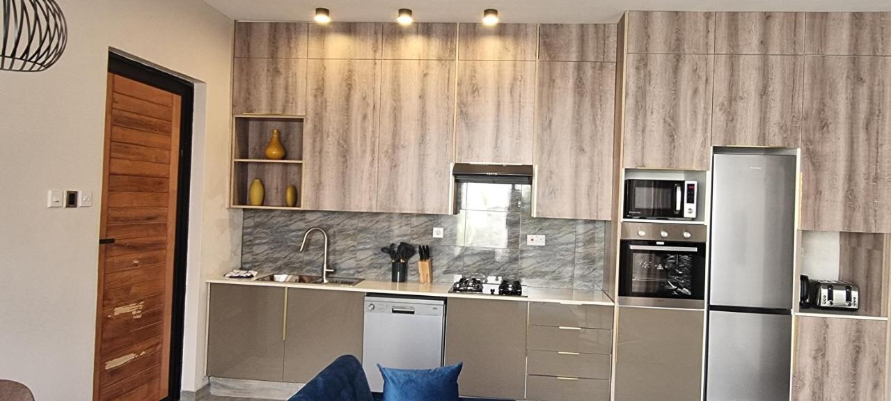 Instahomes By Tru - Garden Suites Μπλαντάιρ Εξωτερικό φωτογραφία
