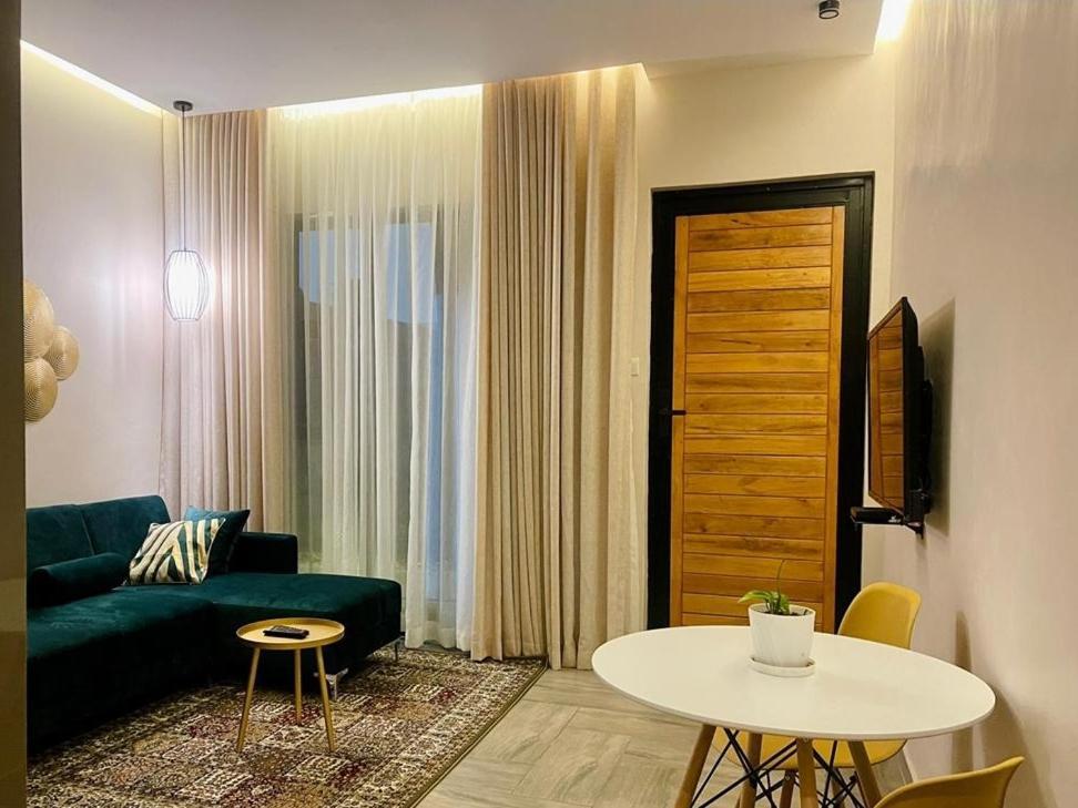Instahomes By Tru - Garden Suites Μπλαντάιρ Εξωτερικό φωτογραφία