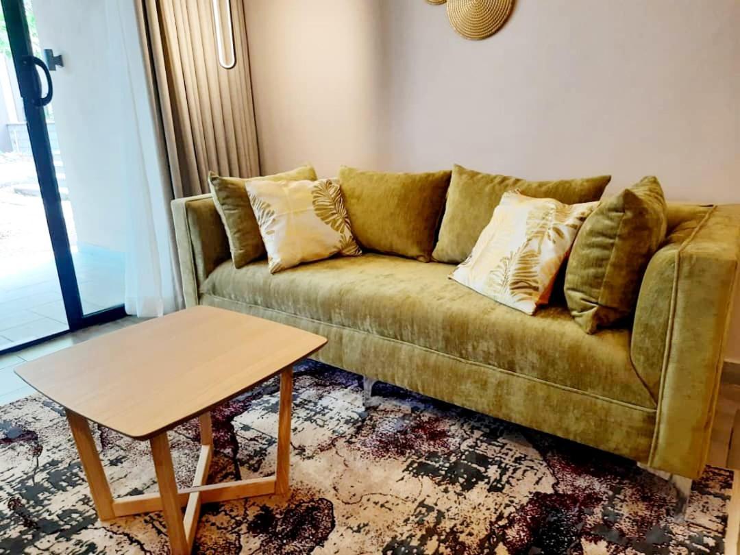 Instahomes By Tru - Garden Suites Μπλαντάιρ Εξωτερικό φωτογραφία