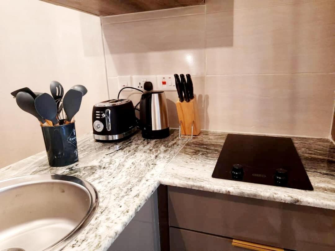 Instahomes By Tru - Garden Suites Μπλαντάιρ Εξωτερικό φωτογραφία