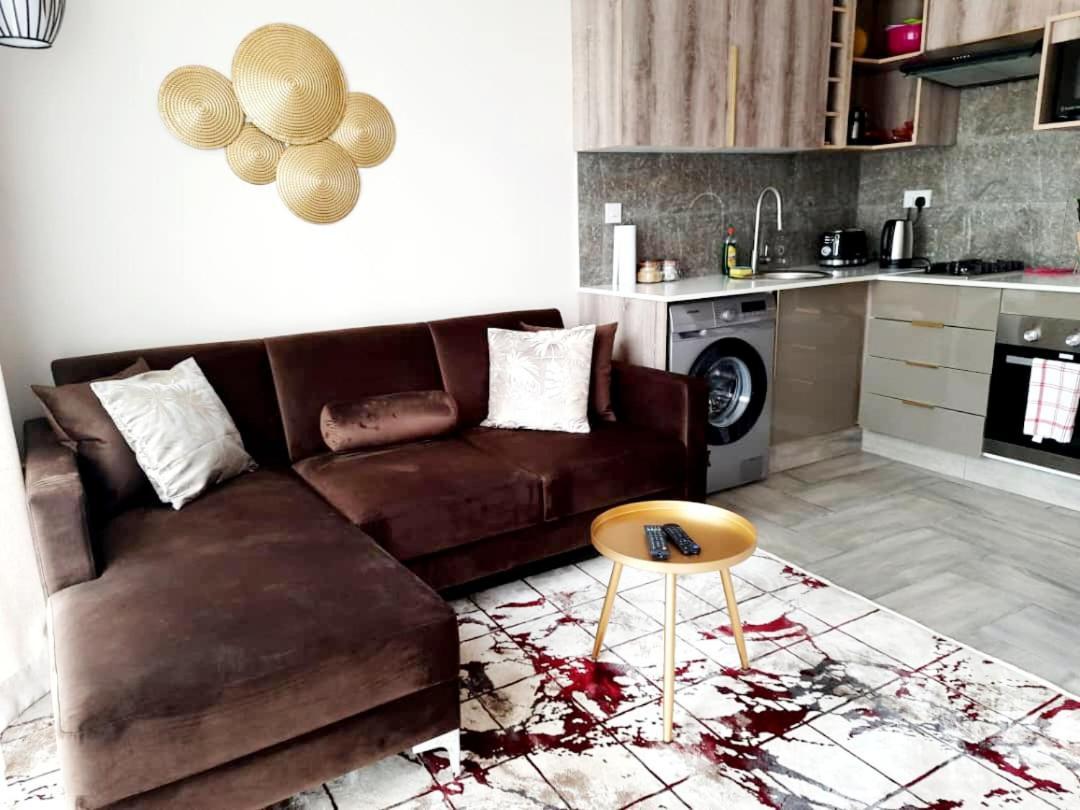 Instahomes By Tru - Garden Suites Μπλαντάιρ Εξωτερικό φωτογραφία