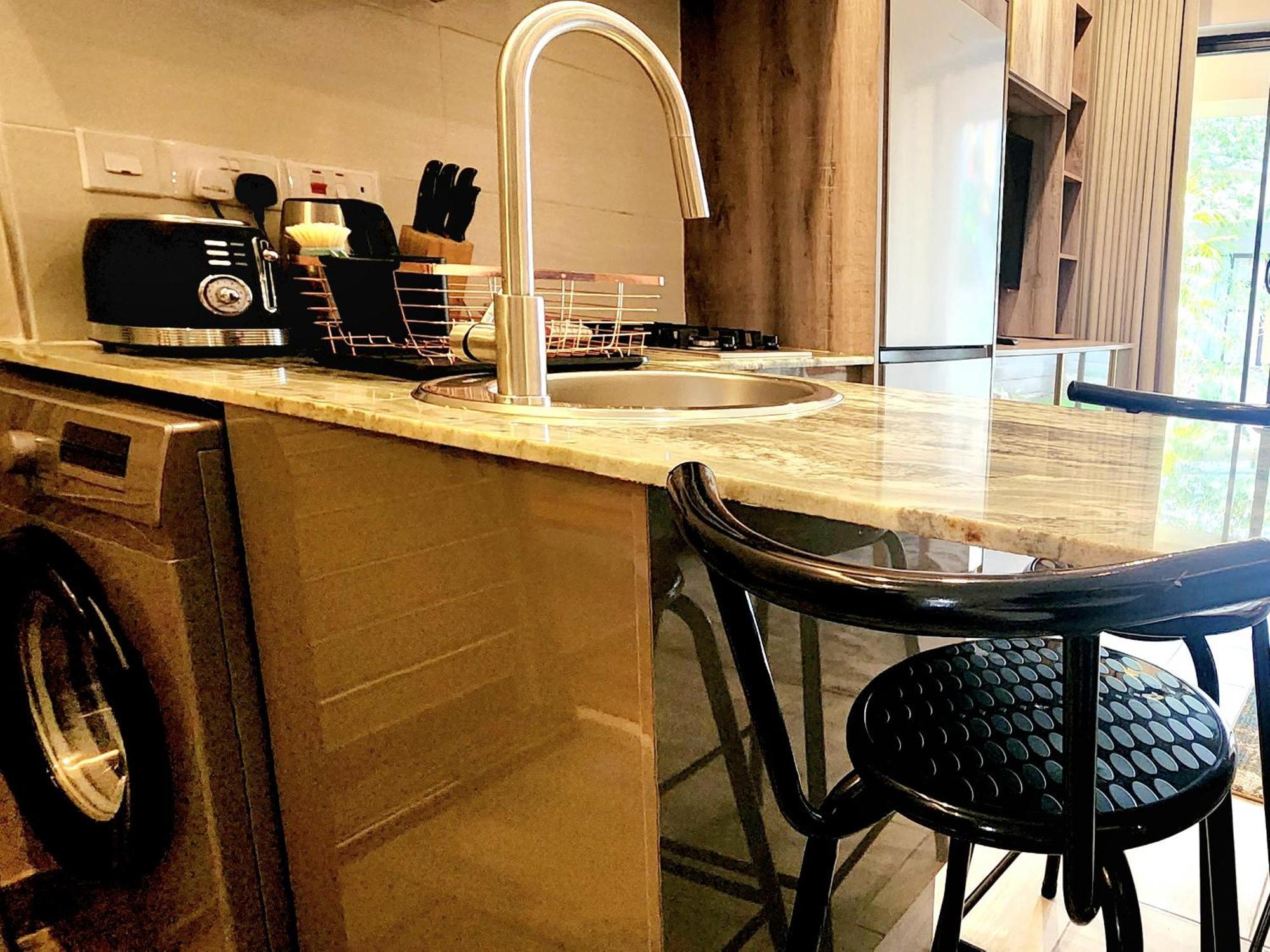 Instahomes By Tru - Garden Suites Μπλαντάιρ Εξωτερικό φωτογραφία